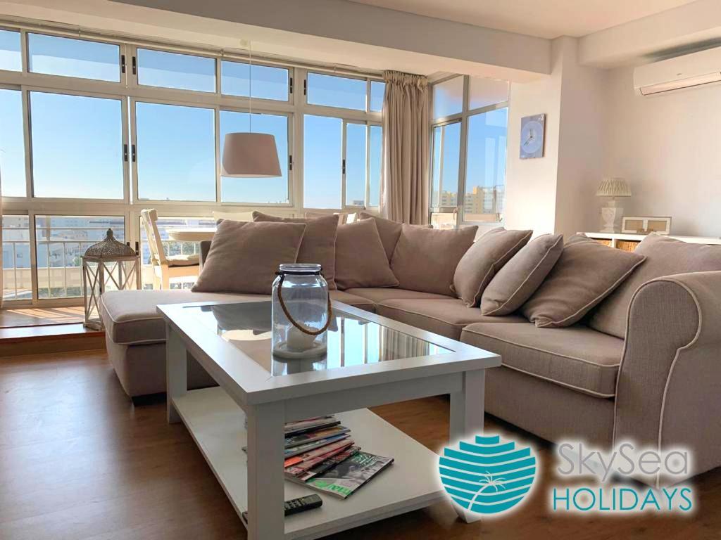 Skysea Holidays La Carihuela Apartment Torremolinos Luaran gambar