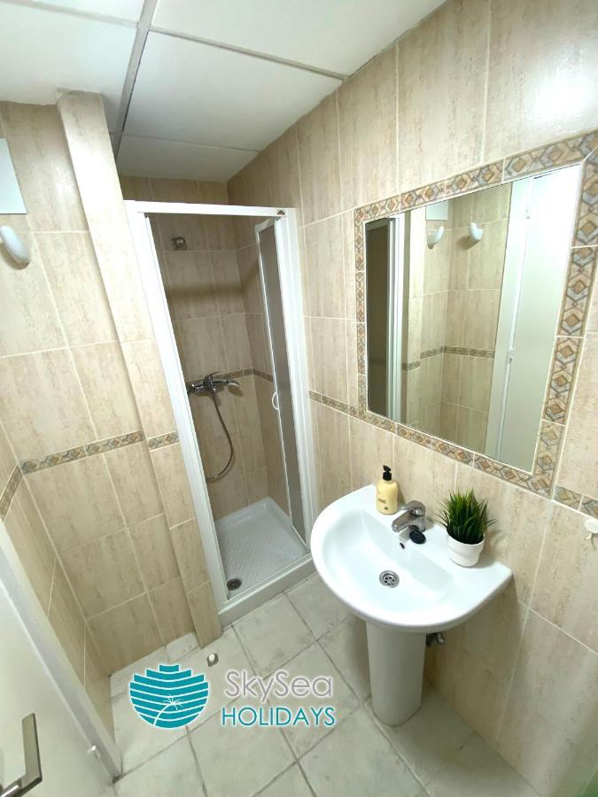 Skysea Holidays La Carihuela Apartment Torremolinos Luaran gambar